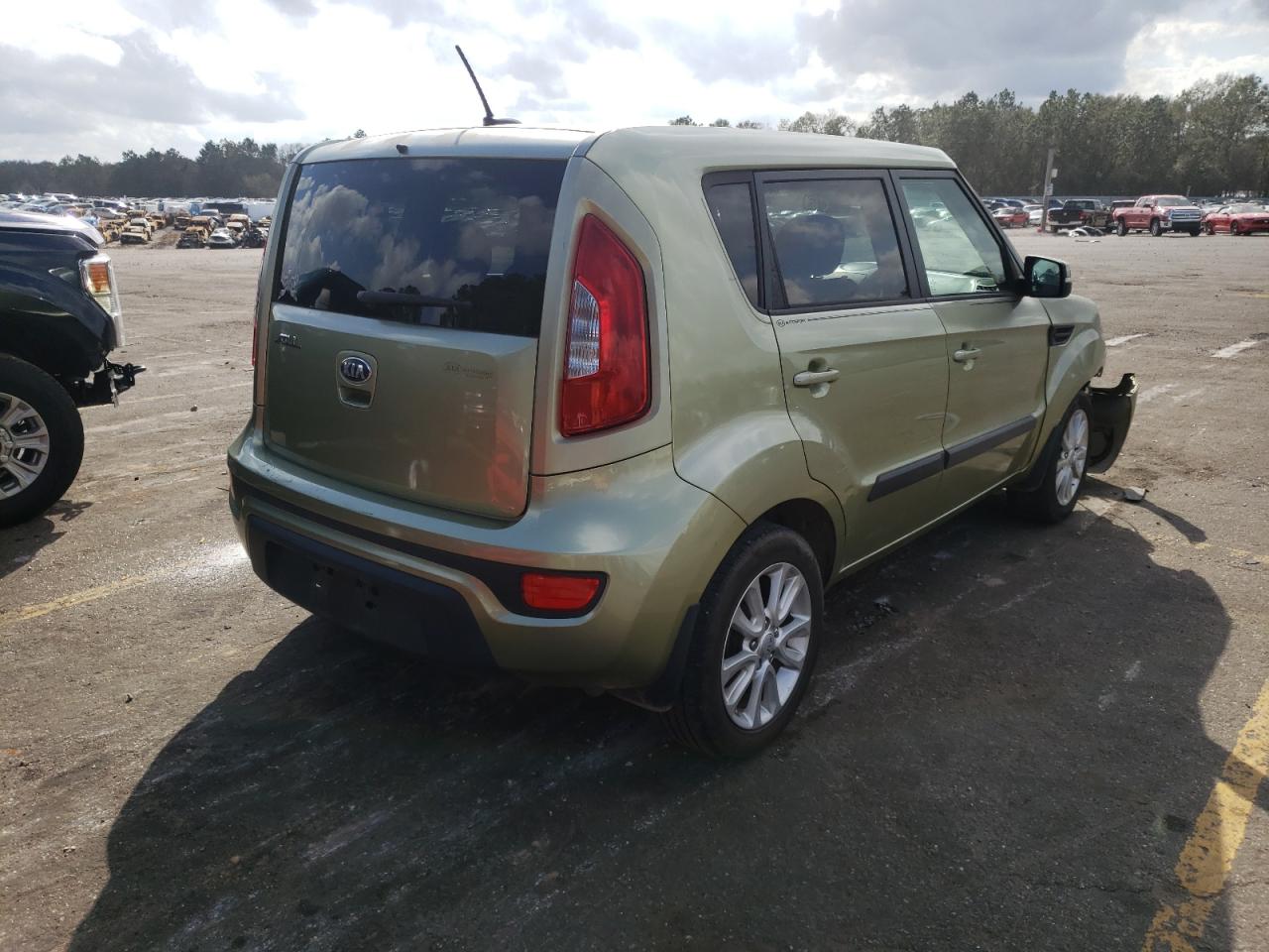 Photo 4 from auction – 2013 KIA SOUL with VIN KNDJT2A68D7599785