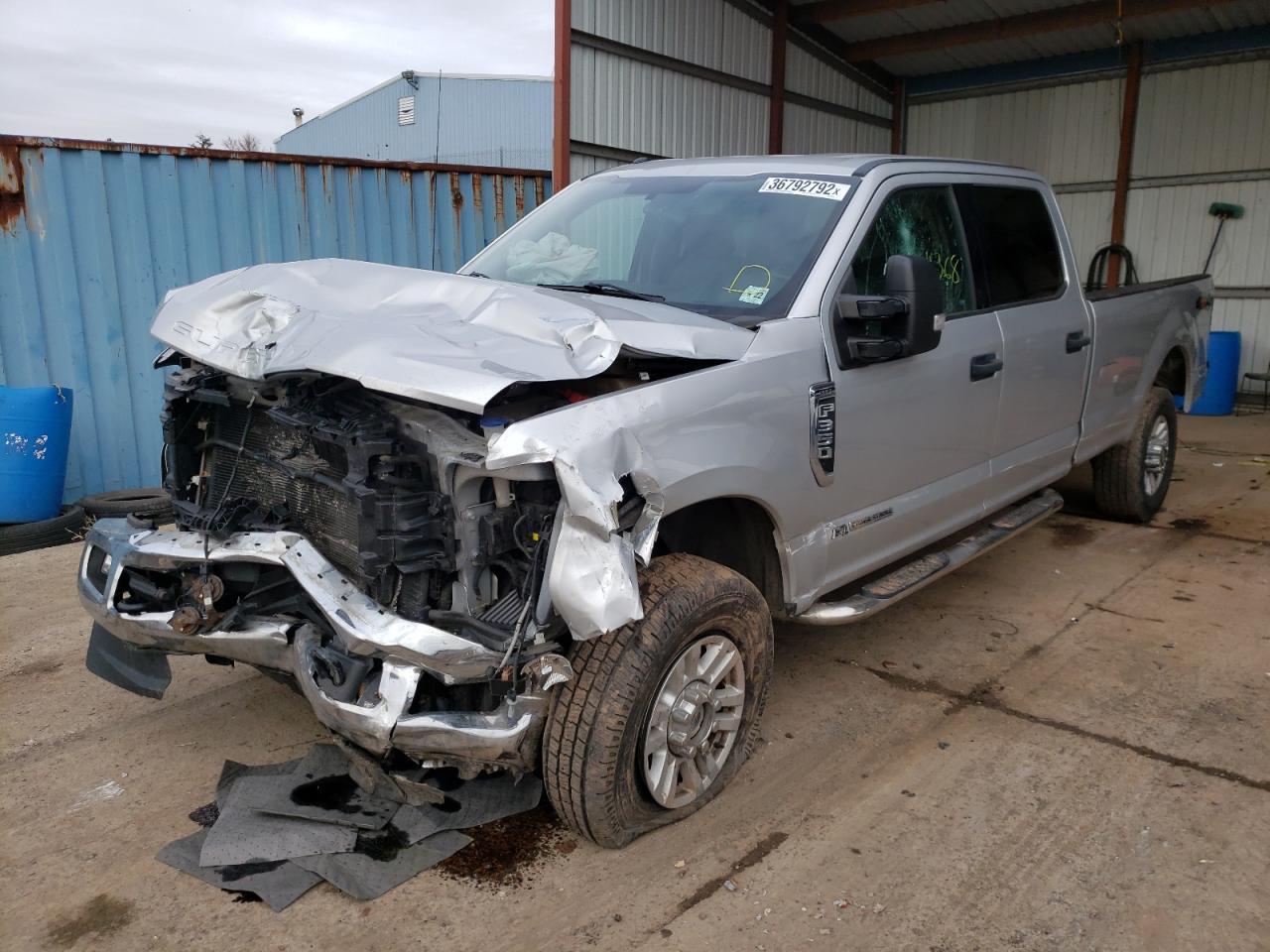Photo 2 from auction – 2017 FORD F350 SUPER with VIN 1FT8W3BT3HEB95682