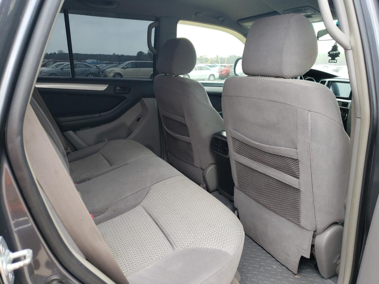 Photo 6 from auction – 2004 TOYOTA 4RUNNER SR with VIN JTEBT14R040029580
