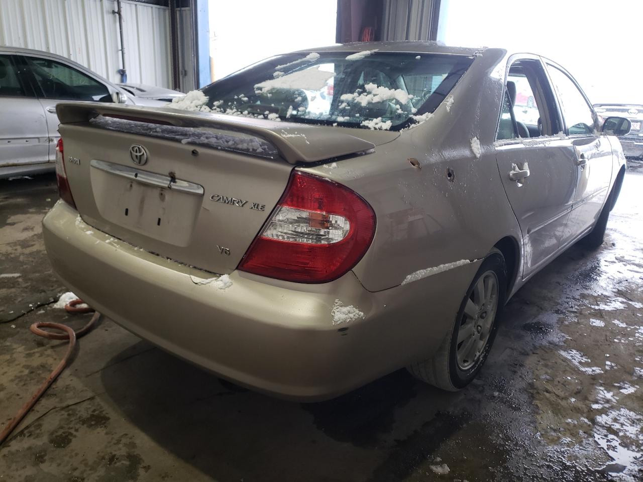 Photo 4 from auction – 2004 TOYOTA CAMRY LE with VIN 4T1BF30K54U585789