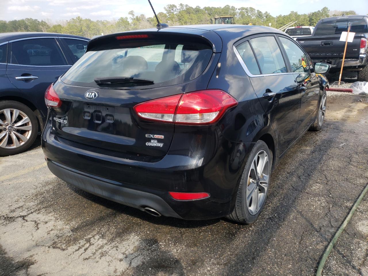Photo 4 from auction – 2016 KIA FORTE EX with VIN KNAFX5A8XG5597109