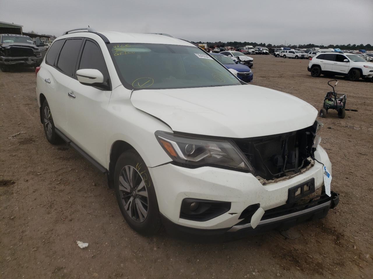 NISSAN PATHFINDER 2017 with VIN 5N1DR2MN7HC692403 - Photo from auction
