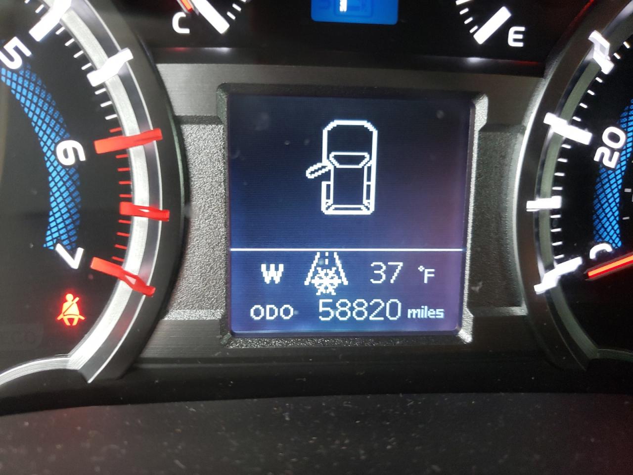 Photo 8 from auction – 2018 TOYOTA 4RUNNER SR with VIN JTEBU5JR5J5563939