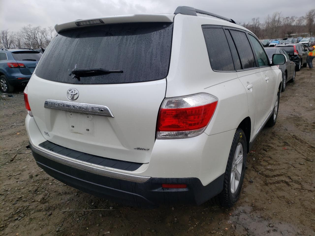 Photo 4 from auction – 2013 TOYOTA HIGHLANDER with VIN 5TDBK3EH6DS247254