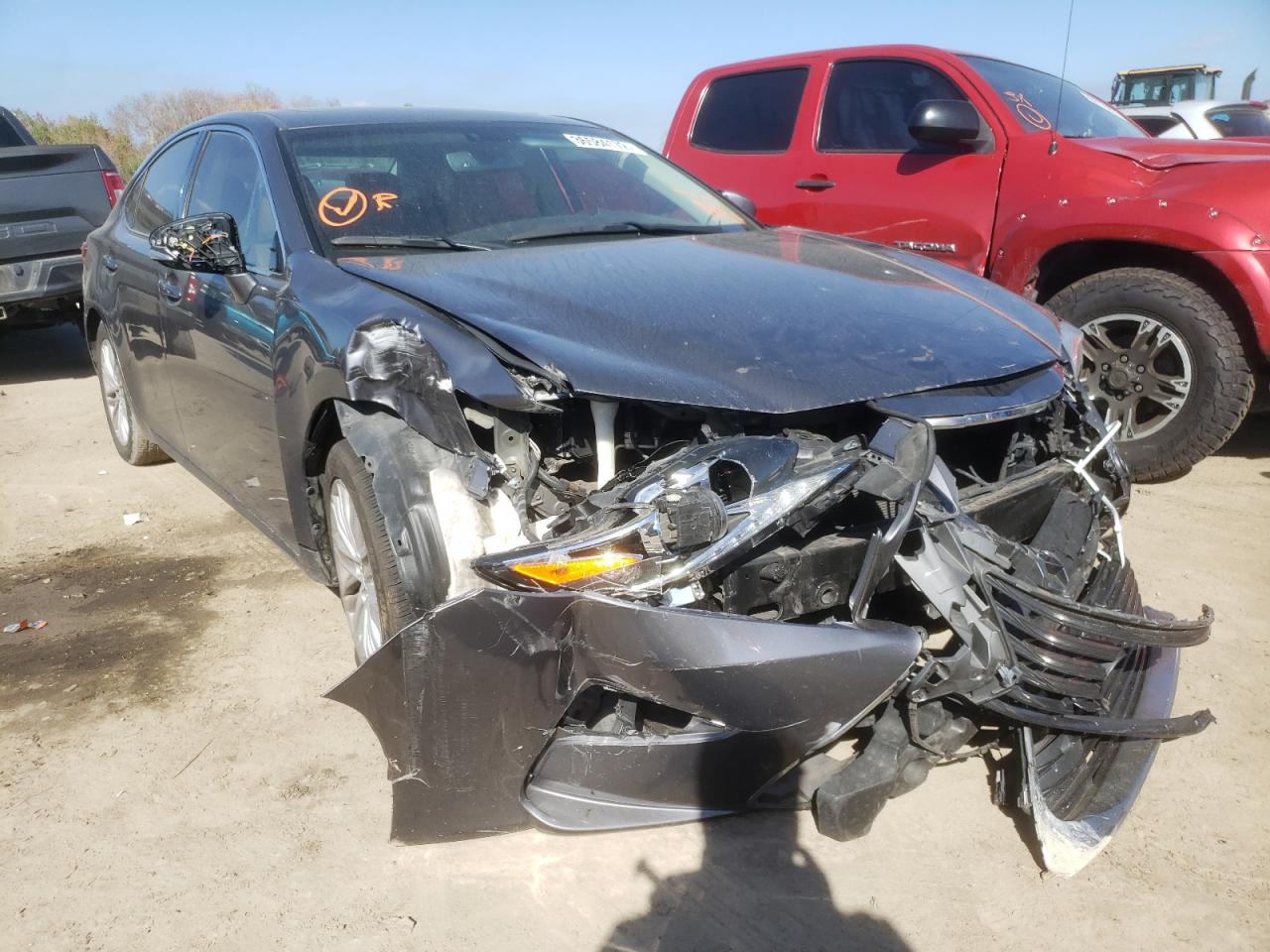 LEXUS ES 350 2016 with VIN 58ABK1GG0GU005699 - Photo from auction