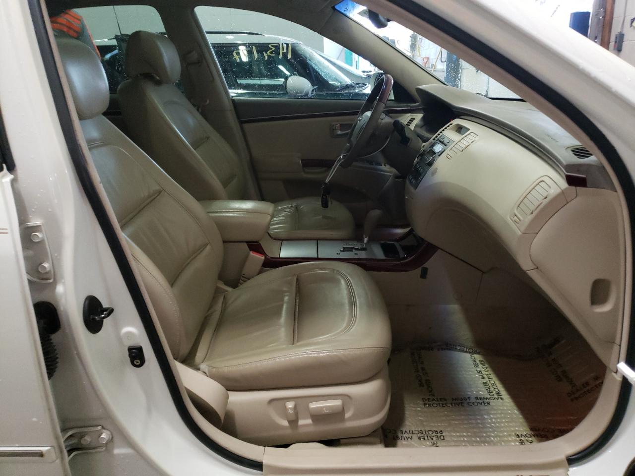 Photo 5 from auction – 2007 HYUNDAI AZERA SE with VIN KMHFC46F87A157909