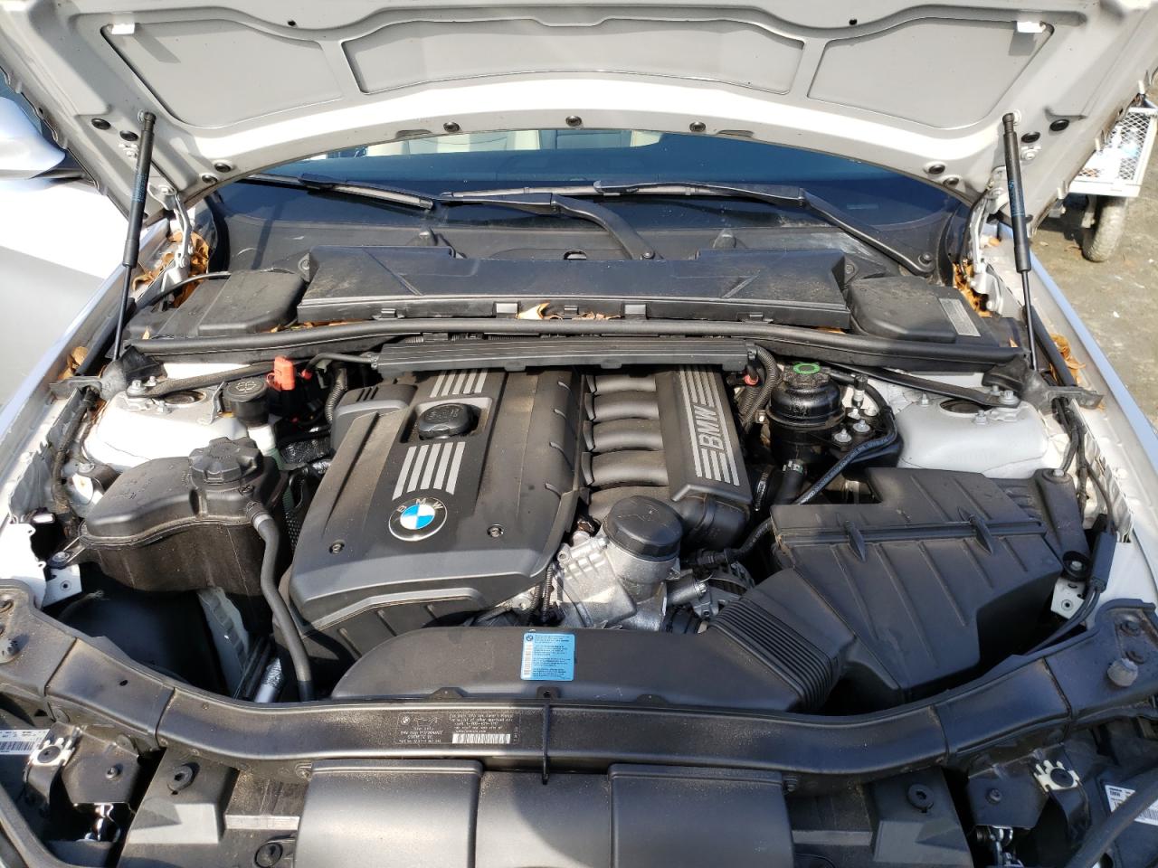 Photo 7 from auction – 2010 BMW 328 XI with VIN WBAUU3C54AA544833