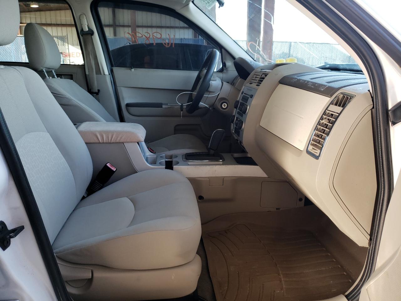Photo 5 from auction – 2008 MERCURY MARINER with VIN 4M2CU81178KJ40757