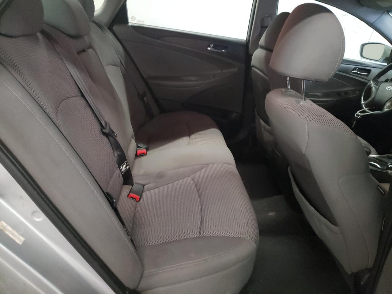 Photo 6 from auction – 2011 HYUNDAI SONATA GLS with VIN 5NPEB4AC9BH119395