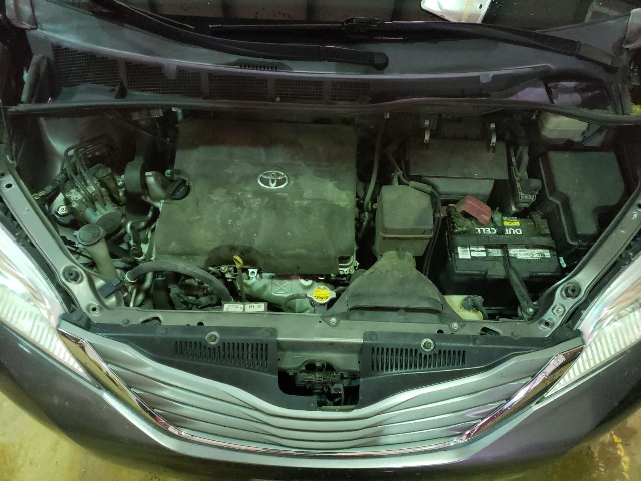 Photo 7 from auction – 2014 TOYOTA SIENNA XLE with VIN 5TDYK3DC8ES448896