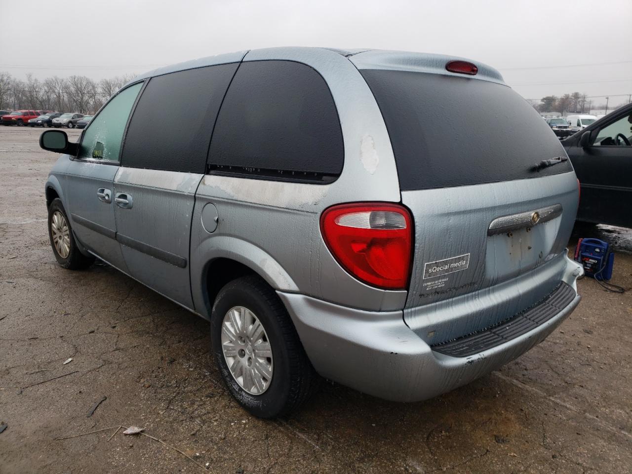 Photo 3 from auction – 2005 CHRYSLER TOWN & COU with VIN 1C4GP45R85B440035