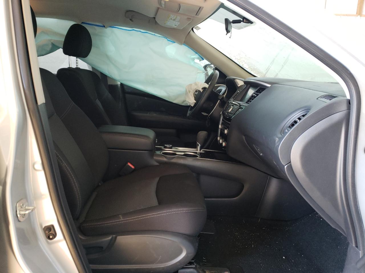 Photo 5 from auction – 2019 NISSAN PATHFINDER with VIN 5N1DR2MM8KC652510