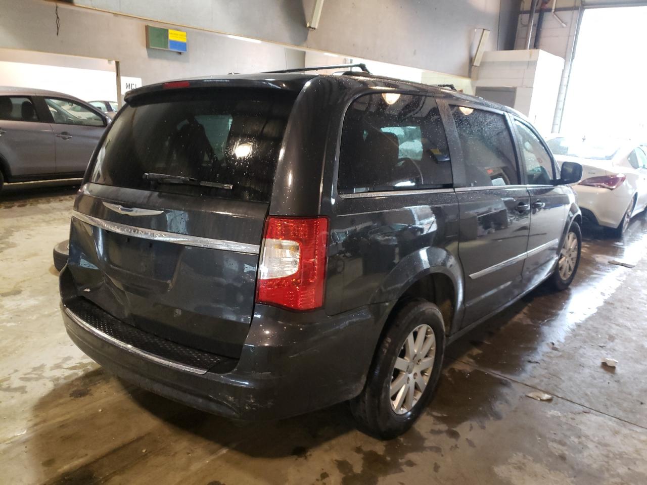 Photo 4 from auction – 2012 CHRYSLER TOWN & COU with VIN 2C4RC1BG7CR260050