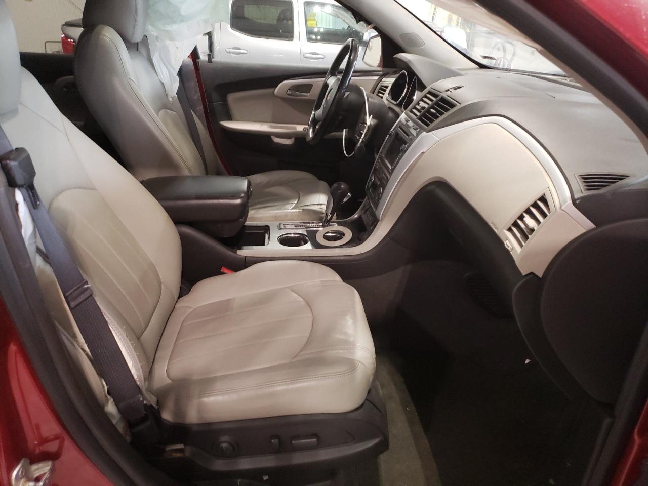 Photo 5 from auction – 2012 CHEVROLET TRAVERSE L with VIN 1GNKVLEDXCJ406882