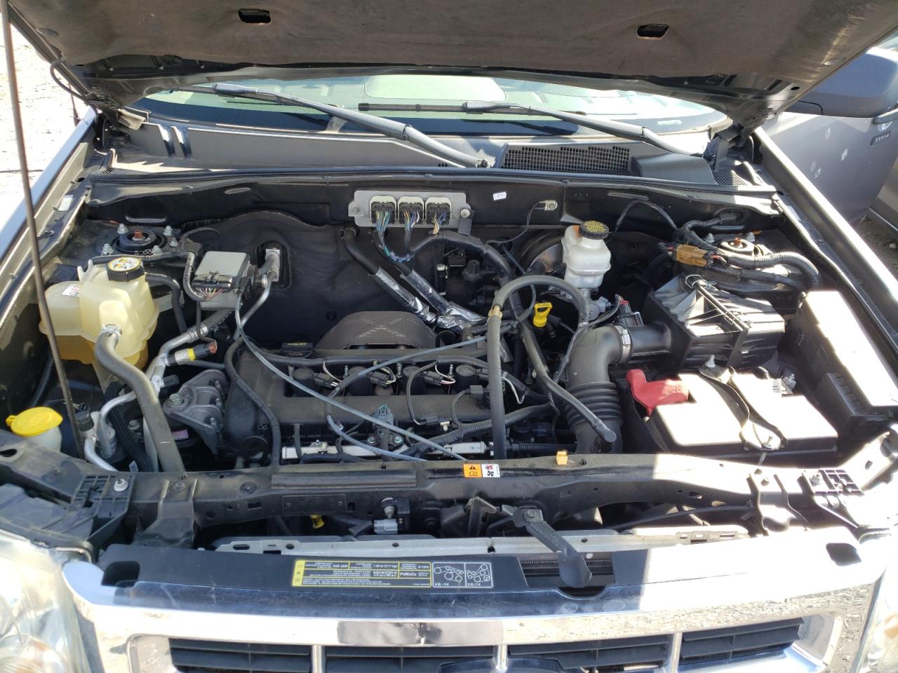 Photo 7 from auction – 2008 FORD ESCAPE XLT with VIN 1FMCU03Z18KE62560