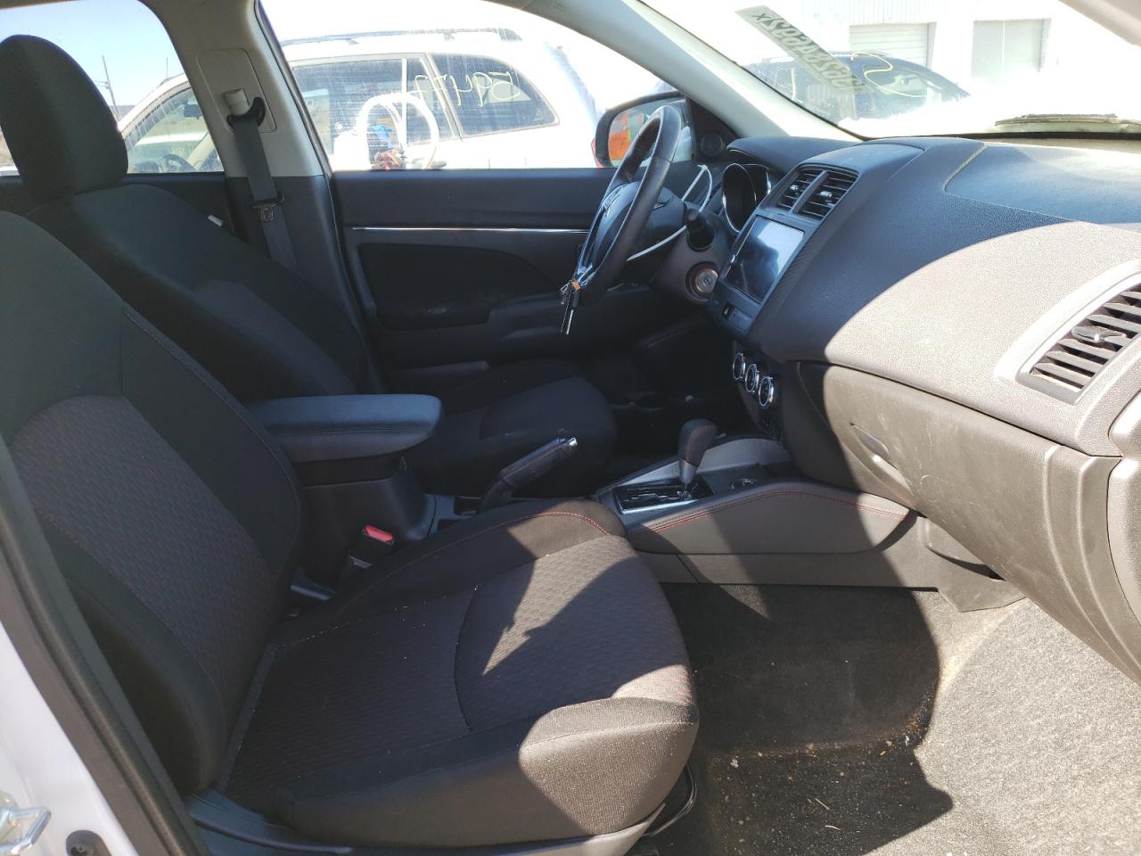 Photo 5 from auction – 2019 MITSUBISHI OUTLANDER with VIN JA4AR3AU3KU016664