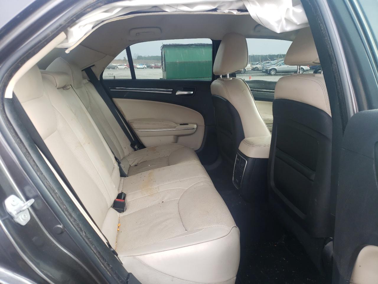 Photo 6 from auction – 2018 CHRYSLER 300 LIMITE with VIN 2C3CCAKG0JH171014