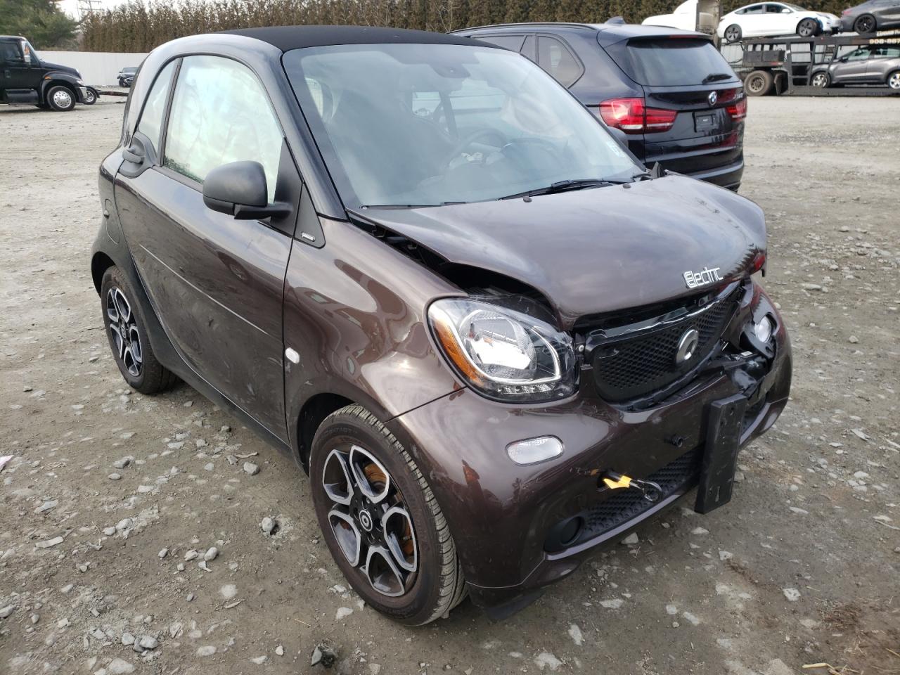 SMART FORTWO 2018 z numerem VIN WMEFJ9BA5JK304028 - Zdjęcie z aukcji