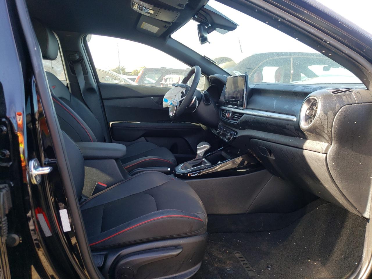Photo 5 from auction – 2022 KIA FORTE GT with VIN 3KPF44AC7NE438785
