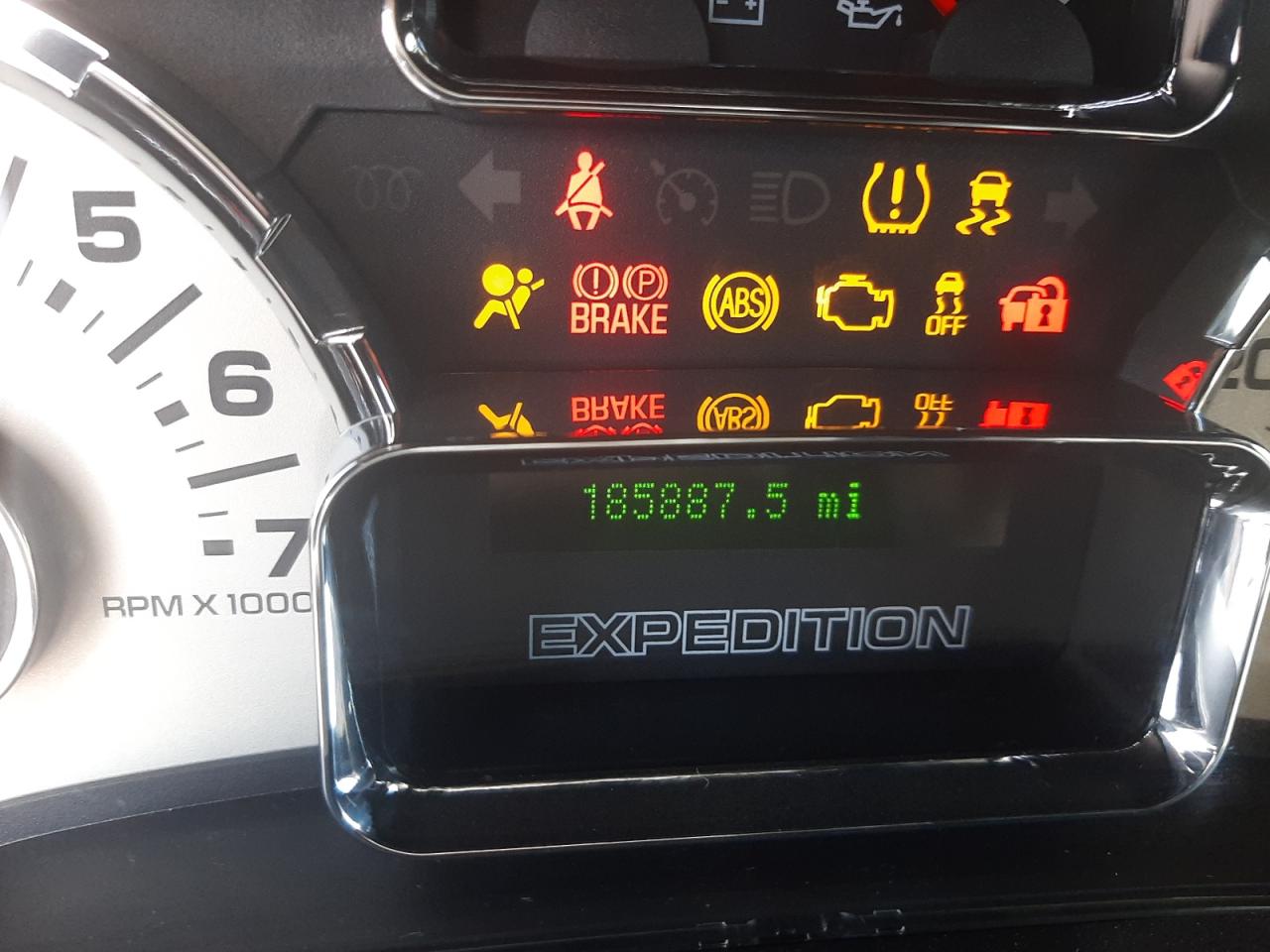 Photo 8 from auction – 2014 FORD EXPEDITION with VIN 1FMJK1H54EEF59562