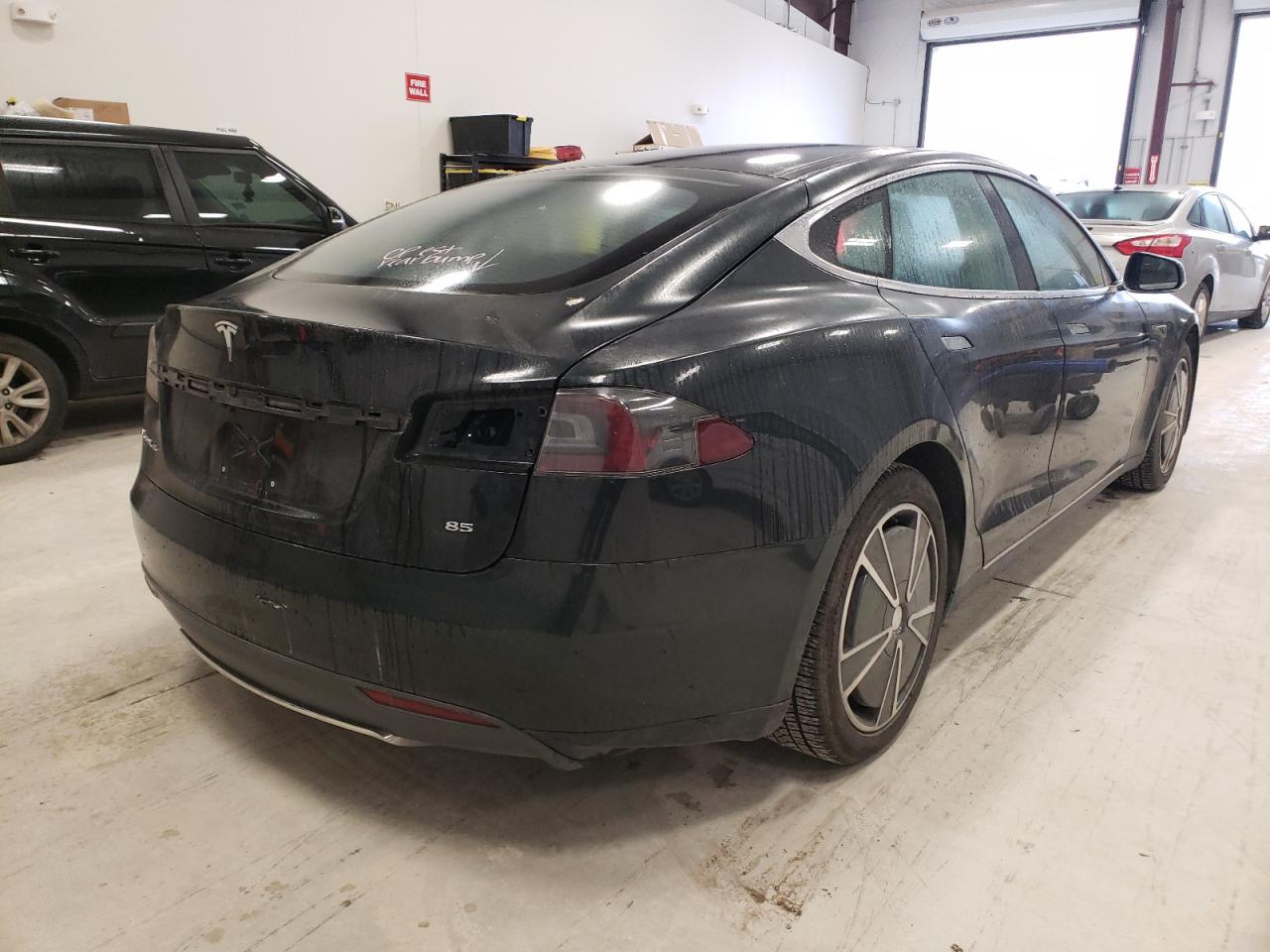Photo 4 from auction – 2013 TESLA MODEL S 85 with VIN 5YJSA1CN3DFP23710