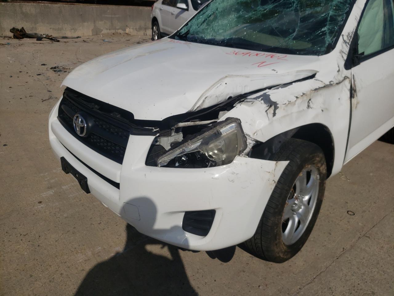 Photo 9 from auction – 2010 TOYOTA RAV4 with VIN JTMBF4DV2A5027807