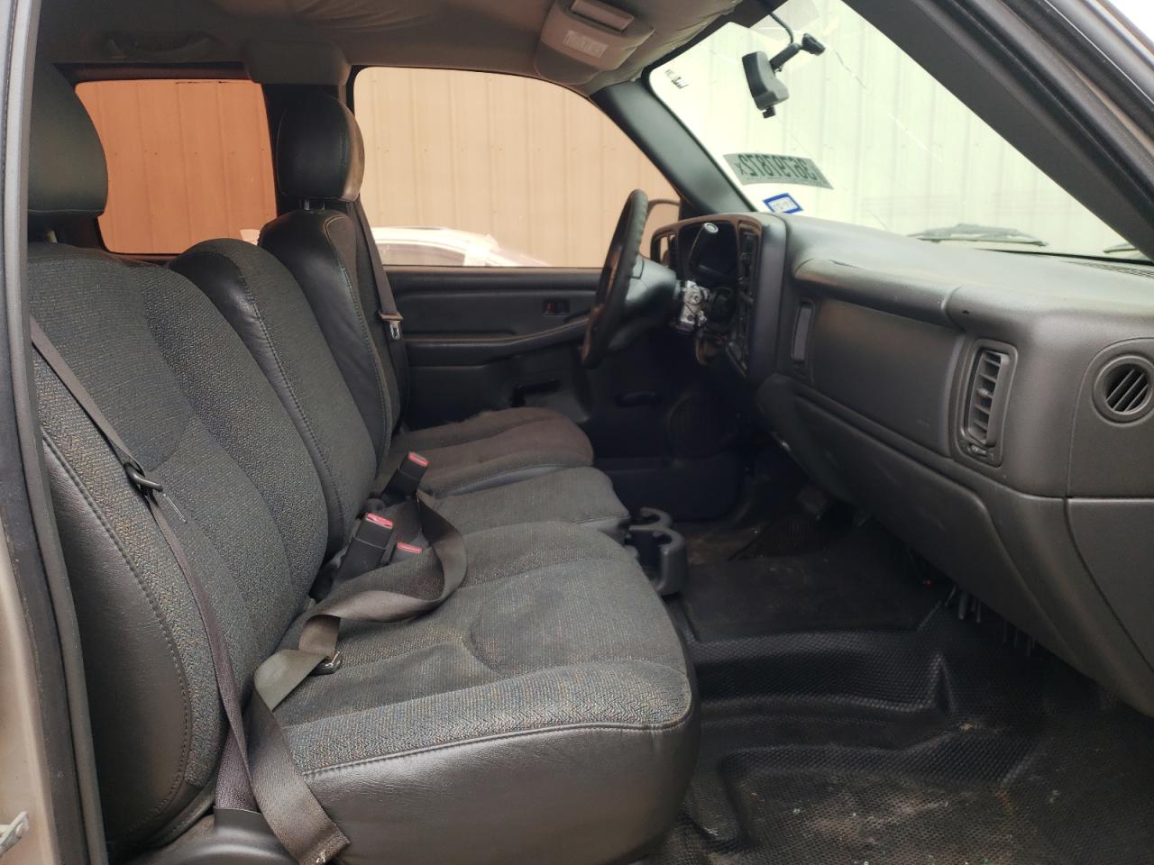 Photo 5 from auction – 2005 CHEVROLET SILVERADO with VIN 1GCEC19X85Z217849