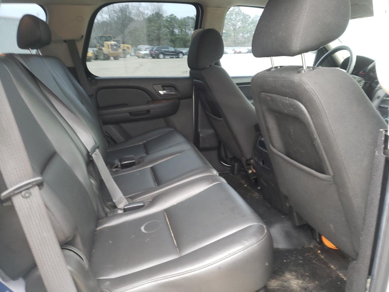 Photo 6 from auction – 2010 CHEVROLET TAHOE with VIN 1GNUKAE04AR254664