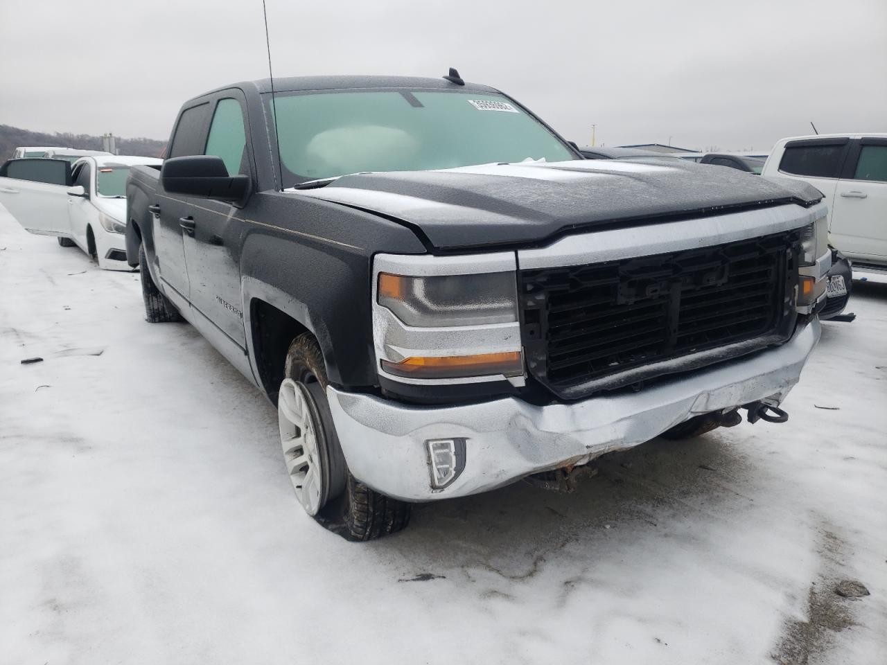CHEVROLET SILVERADO 2017 with VIN 3GCUKREC8HG271656 - Photo from auction