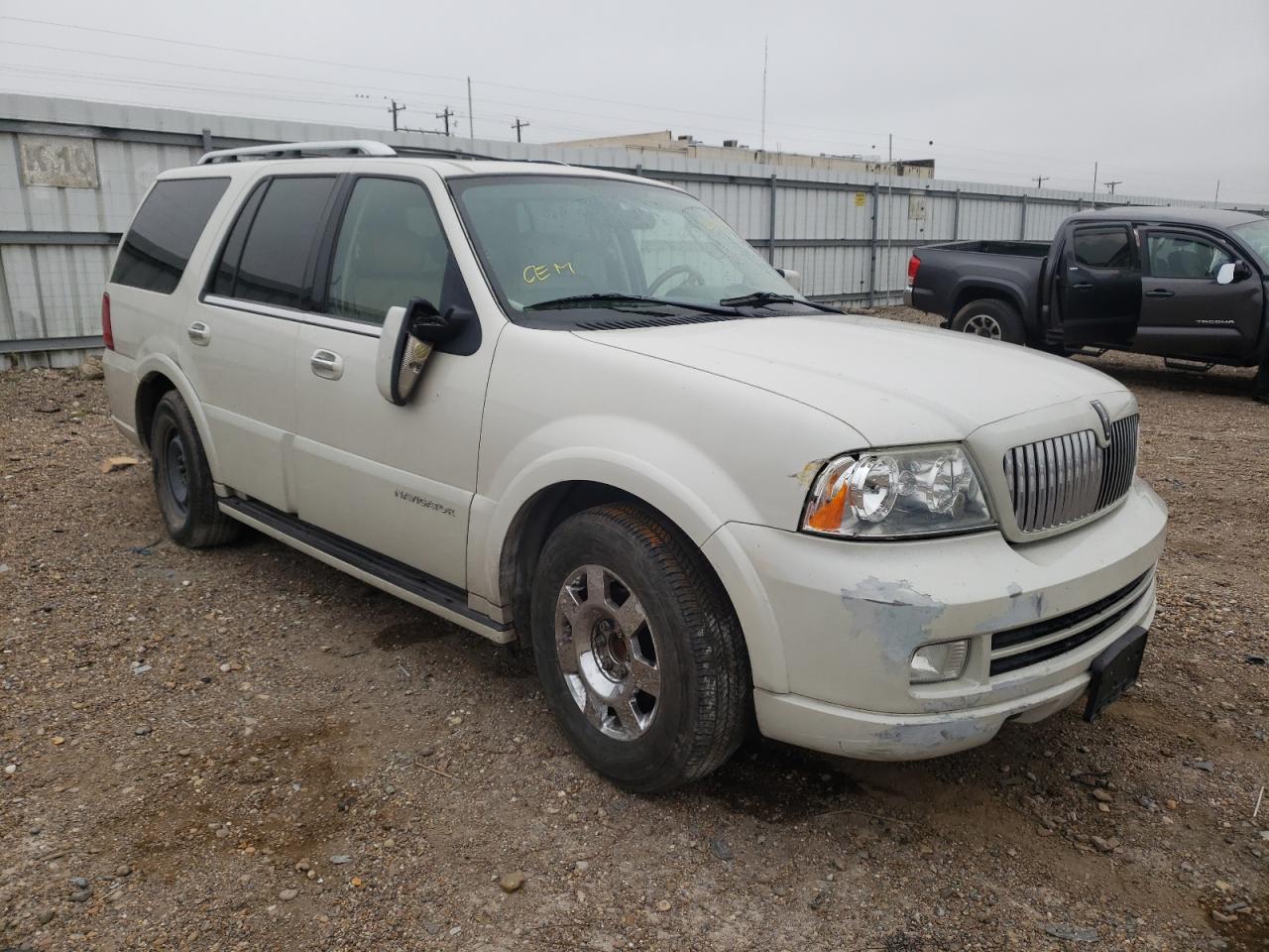 Photo 1 from auction – 2006 LINCOLN NAVIGATOR with VIN 5LMFU27586LJ05624