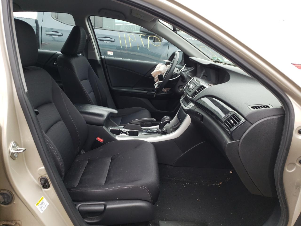 Photo 5 from auction – 2015 HONDA ACCORD SPO with VIN 1HGCR2F57FA103647