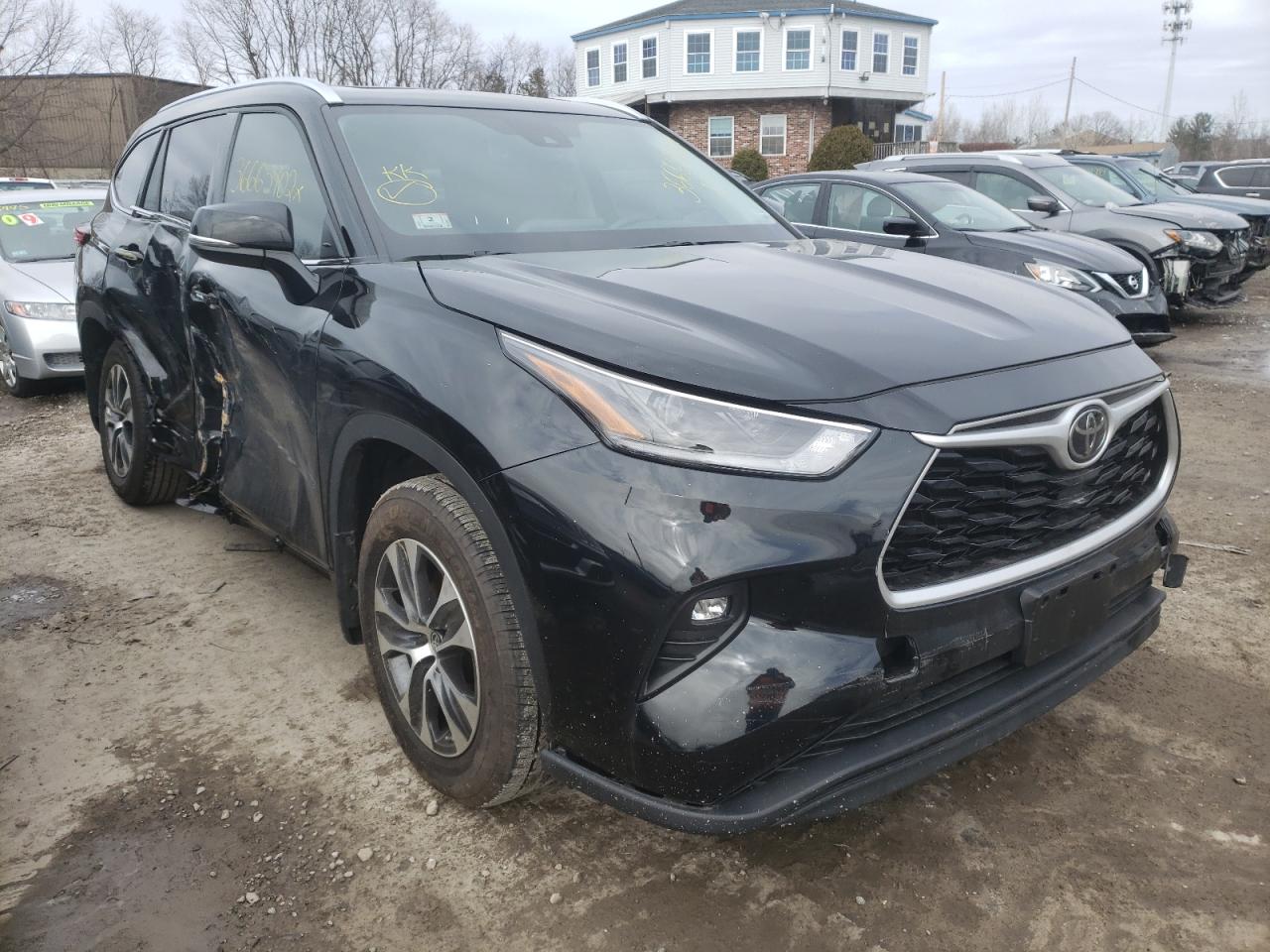 TOYOTA HIGHLANDER 2021 with VIN 5TDHZRBH2MS077830 - Photo from auction