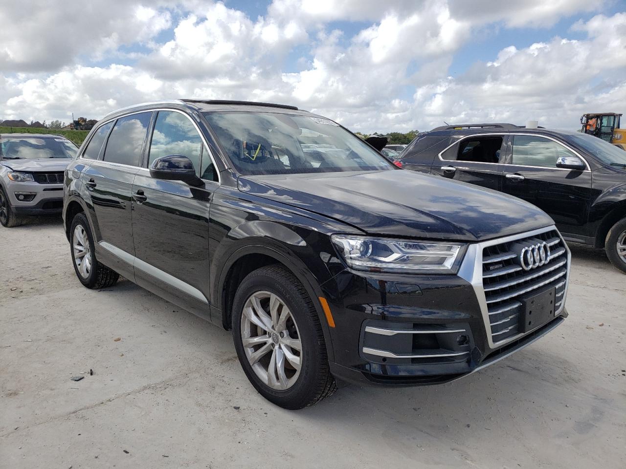 AUDI Q7 PREMIUM 2018 with VIN WA1LAAF75JD036596 - Photo from auction
