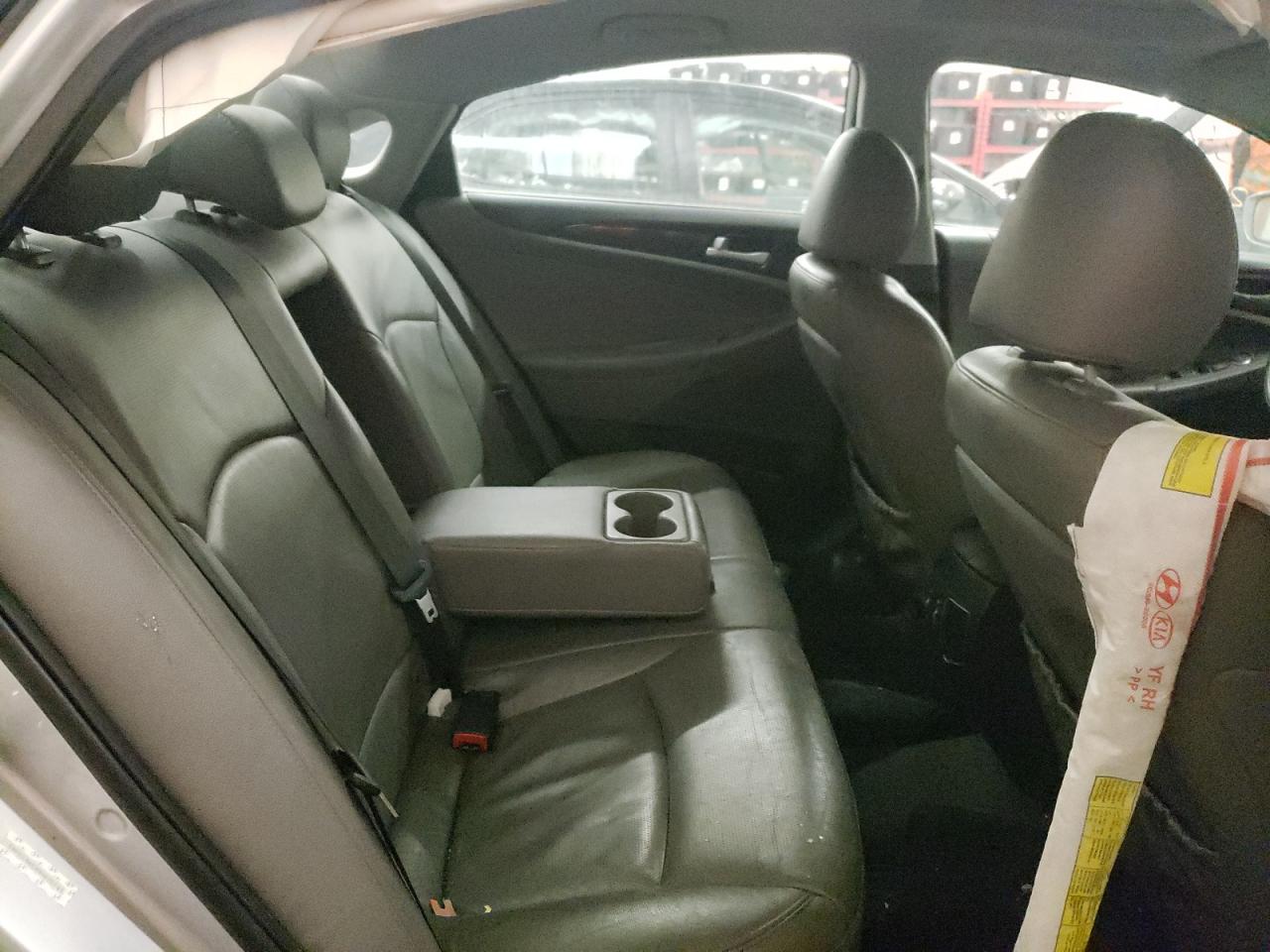 Photo 6 from auction – 2011 HYUNDAI SONATA SE with VIN 5NPEC4AC4BH075741