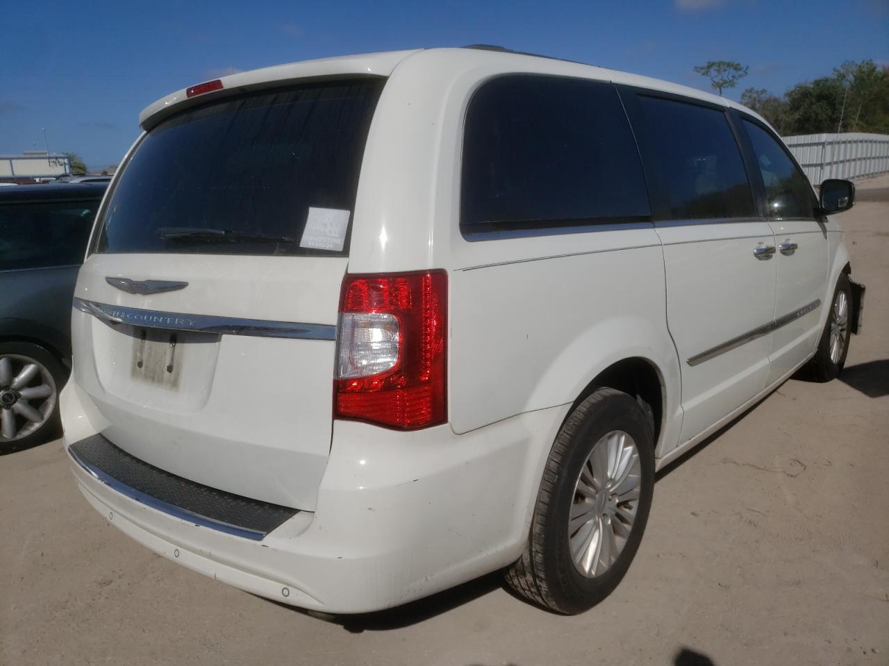 Photo 4 from auction – 2011 CHRYSLER TOWN & COU with VIN 2A4RR8DG3BR716395