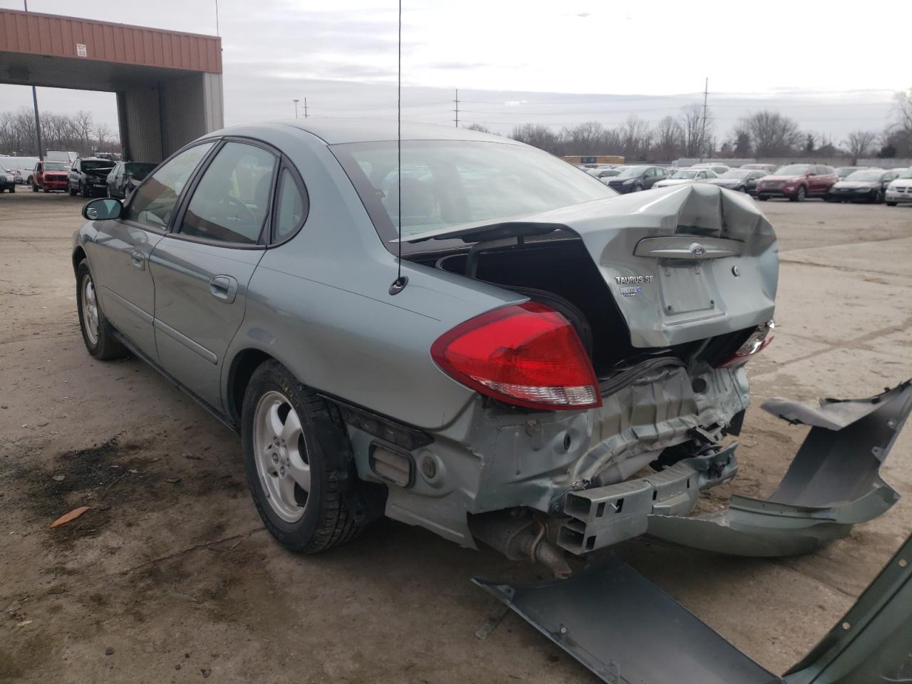 Photo 3 from auction – 2005 FORD TAURUS SE with VIN 1FAFP53235A188472