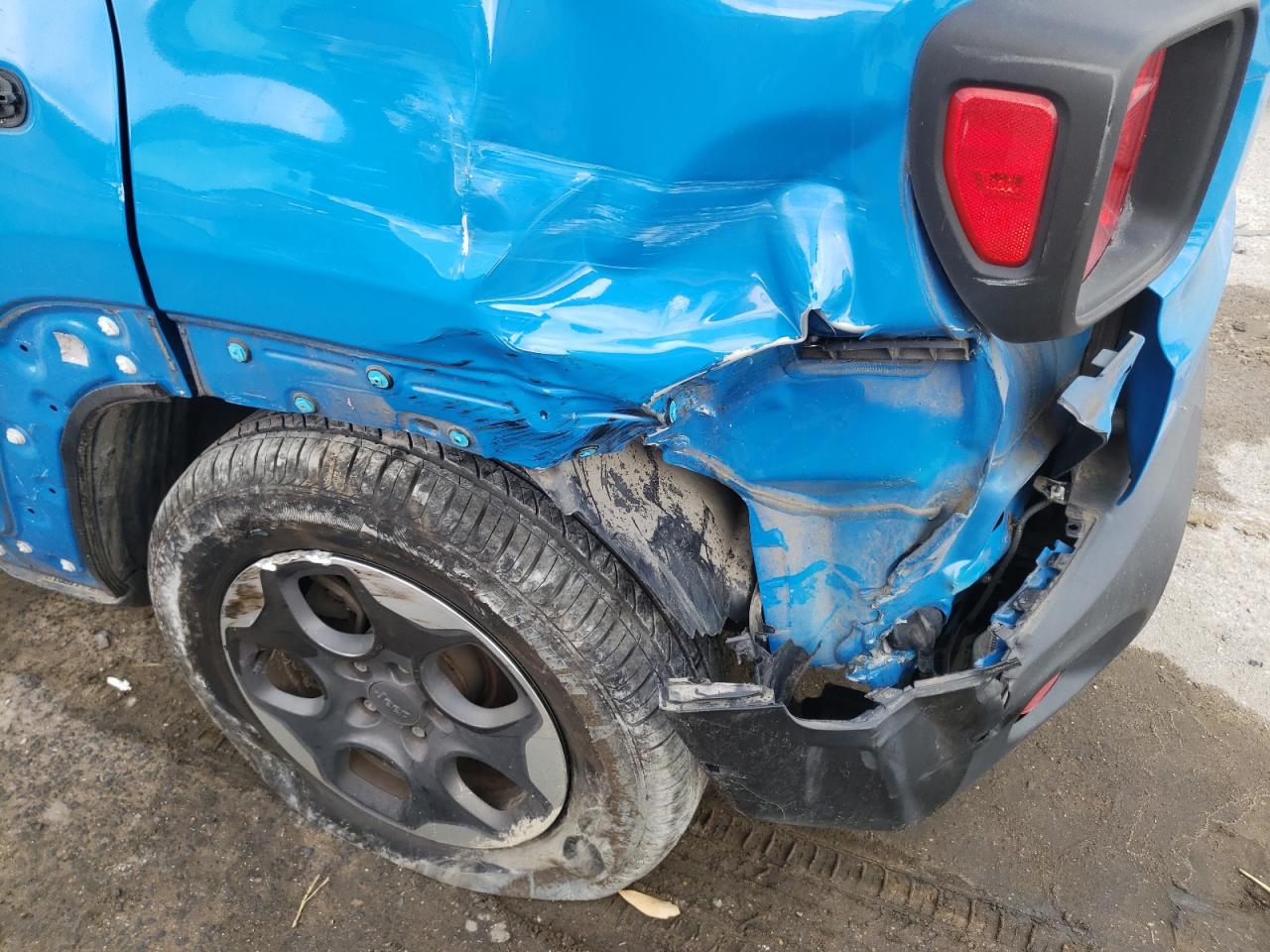 Photo 9 from auction – 2015 JEEP RENEGADE S with VIN ZACCJAAT3FPB33038