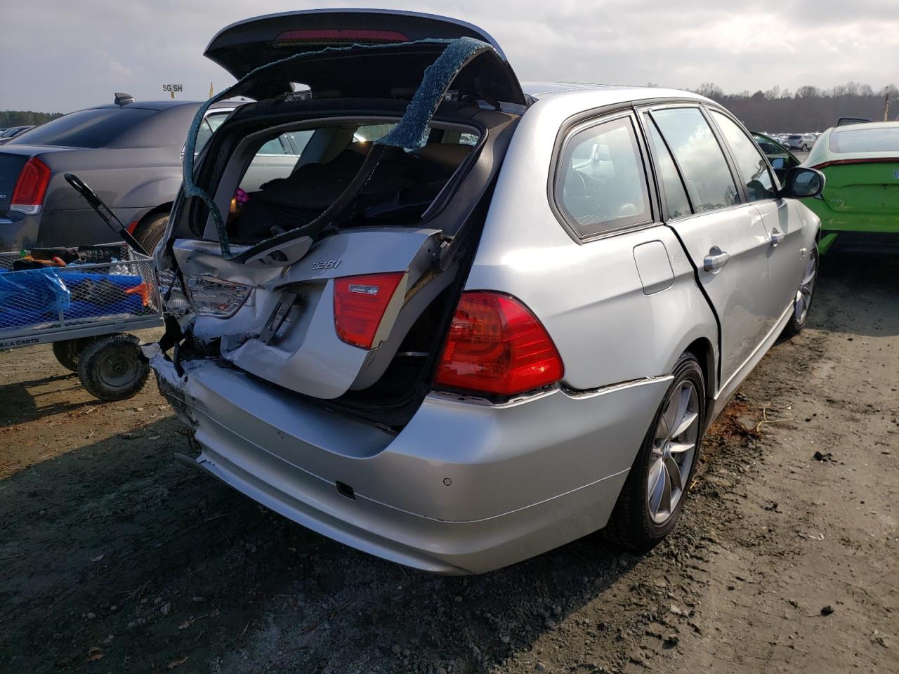 Photo 4 from auction – 2010 BMW 328 XI with VIN WBAUU3C54AA544833