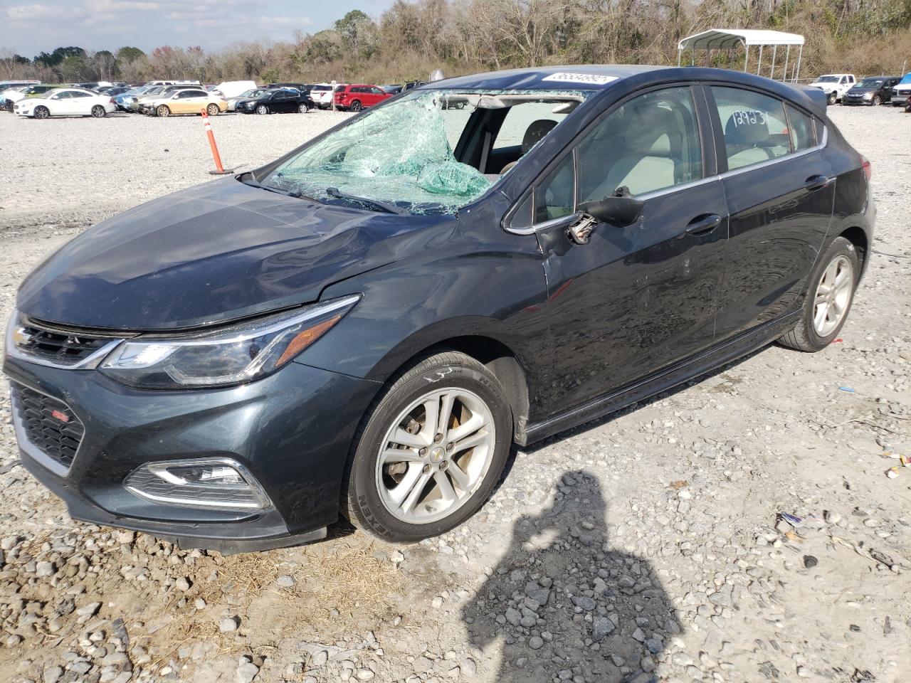 Photo 2 from auction – 2017 CHEVROLET CRUZE LT with VIN 3G1BE6SM5HS536727