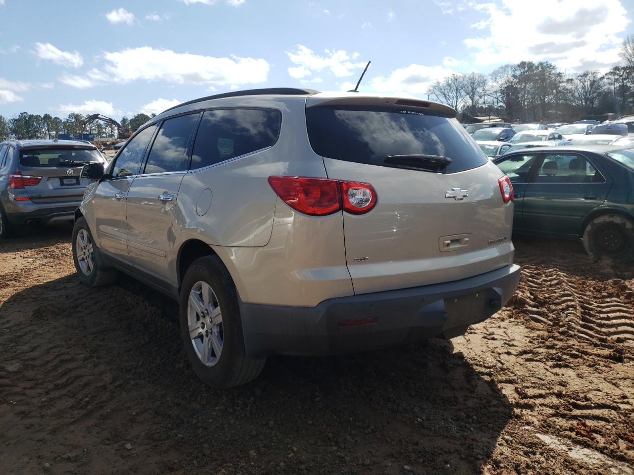 Photo 3 from auction – 2011 CHEVROLET TRAVERSE L with VIN 1GNKVJED8BJ199704