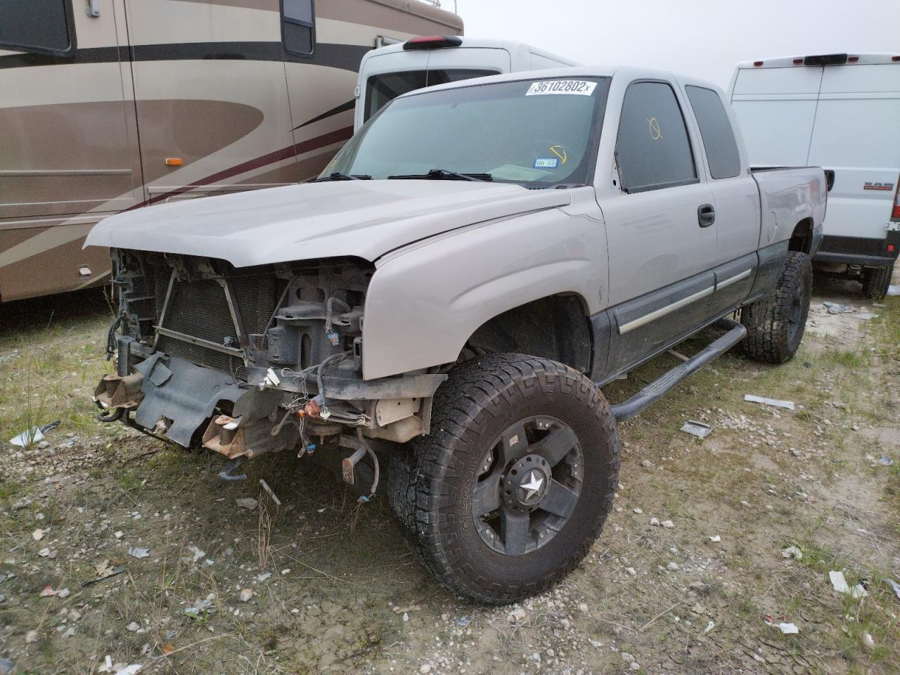 Photo 2 from auction – 2004 CHEVROLET SILVERADO with VIN 2GCEC19V741133236