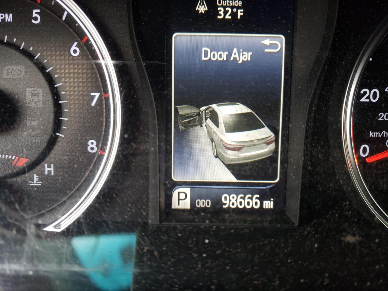 Photo 8 from auction – 2015 TOYOTA CAMRY LE with VIN 4T1BF1FK3FU494874