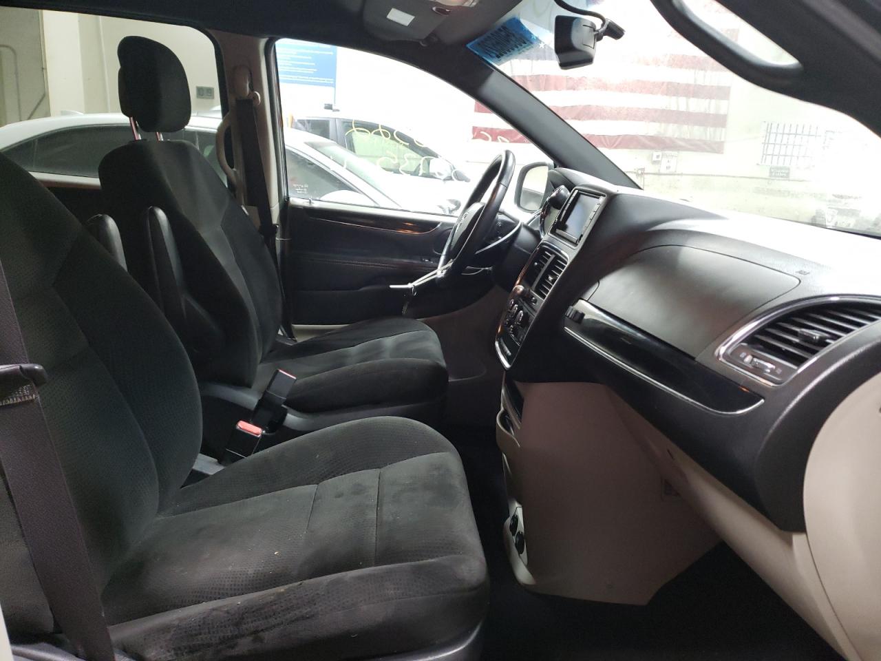 Photo 5 from auction – 2016 DODGE GRAND CARA with VIN 2C4RDGBG1GR279277