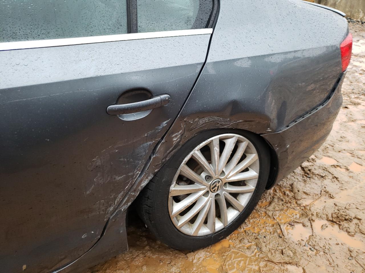 Photo 9 from auction – 2014 VOLKSWAGEN JETTA SEL with VIN 3VWL17AJ2EM443102
