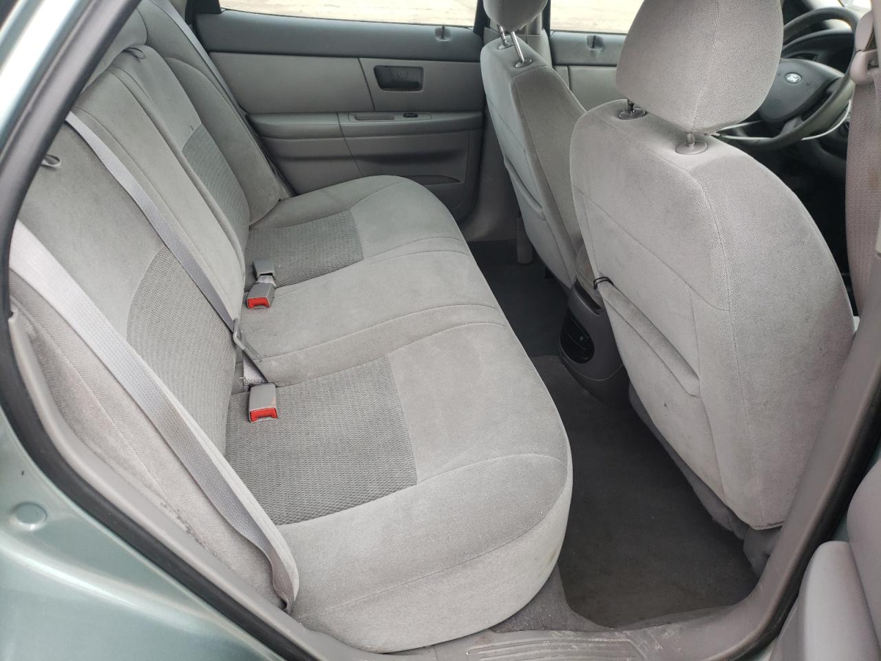 Photo 6 from auction – 2005 FORD TAURUS SE with VIN 1FAFP53235A188472