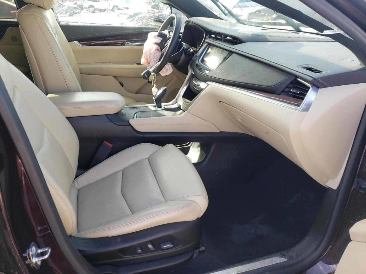 Photo 5 from auction – 2017 CADILLAC XT5 PREMIU with VIN 1GYKNERS5HZ296677
