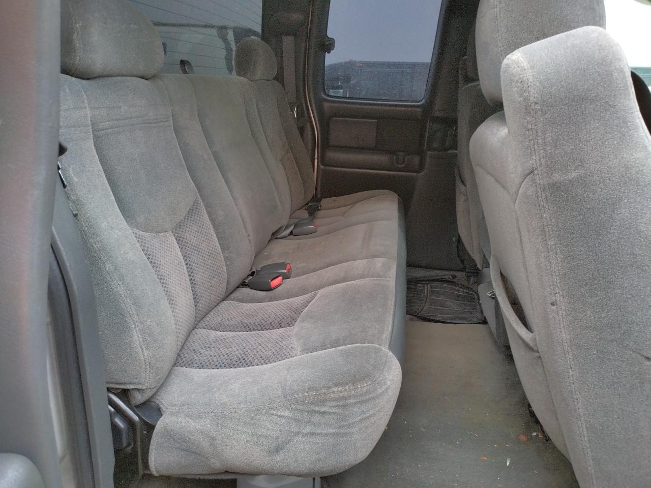 Photo 6 from auction – 2004 CHEVROLET SILVERADO with VIN 2GCEC19V741133236