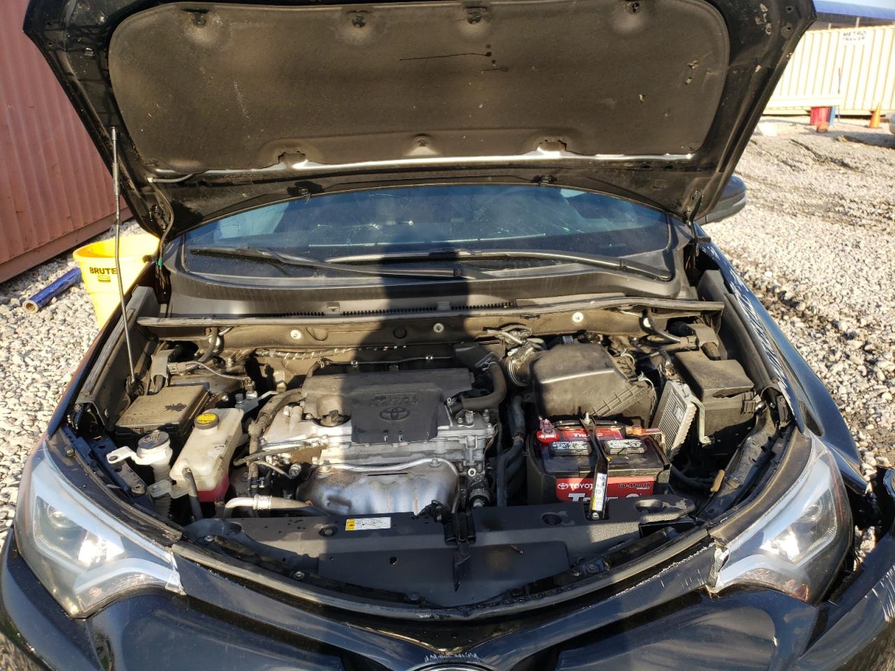 Photo 7 from auction – 2017 TOYOTA RAV4 SE with VIN 2T3JFREV2HW596702
