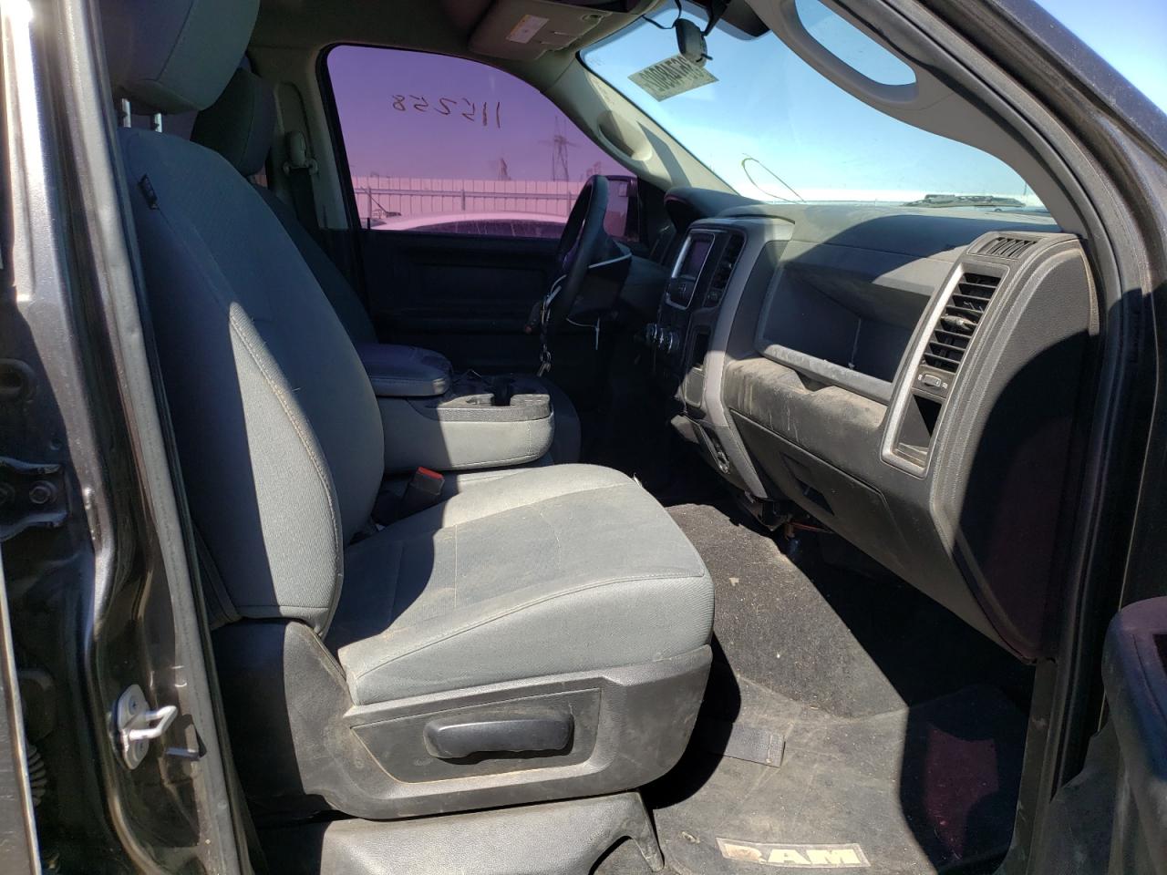 Photo 5 from auction – 2018 RAM 1500 ST with VIN 3C6RR7KT3JG167700
