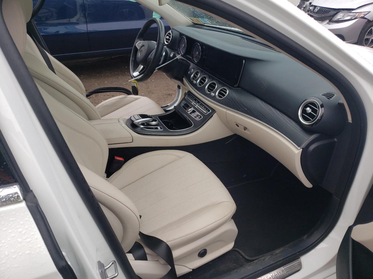 Photo 5 from auction – 2018 MERCEDES-BENZ E 300 with VIN WDDZF4JB1JA342068